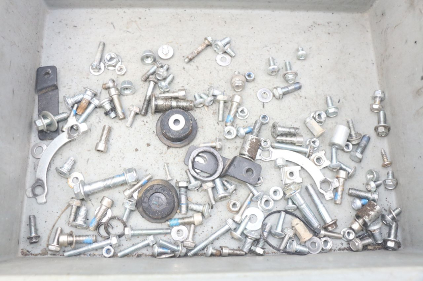 photo de ZAK SCHROEVEN EN BEVESTIGINGSMATERIAAL APOLLO RXF 125 - Detail van het onderdeel