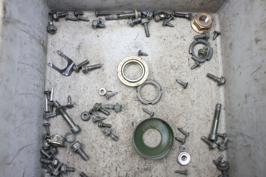 photo de ZAK SCHROEVEN EN BEVESTIGINGSMATERIAAL KEEWAY RY6 2T 50 (2011 - 2019) - Zoom op gebruiksstaat