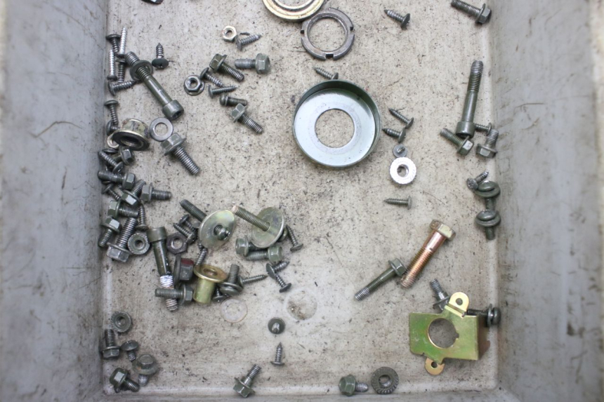 photo de ZAK SCHROEVEN EN BEVESTIGINGSMATERIAAL KEEWAY RY6 2T 50 (2011 - 2019) - Andere kijkhoek