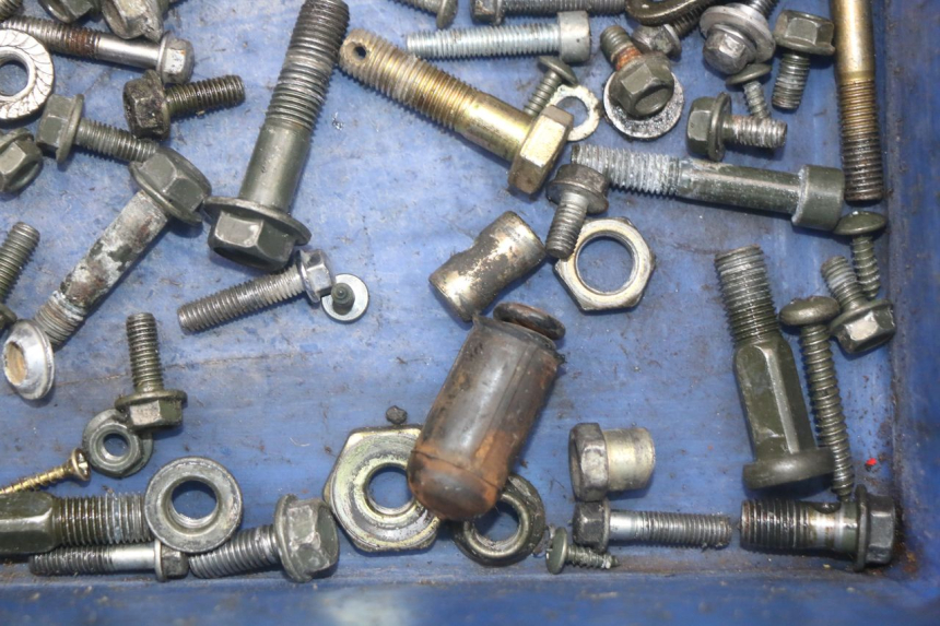 photo de ZAK SCHROEVEN EN BEVESTIGINGSMATERIAAL KEEWAY RY6 2T 50 (2011 - 2019) - Technische close-up