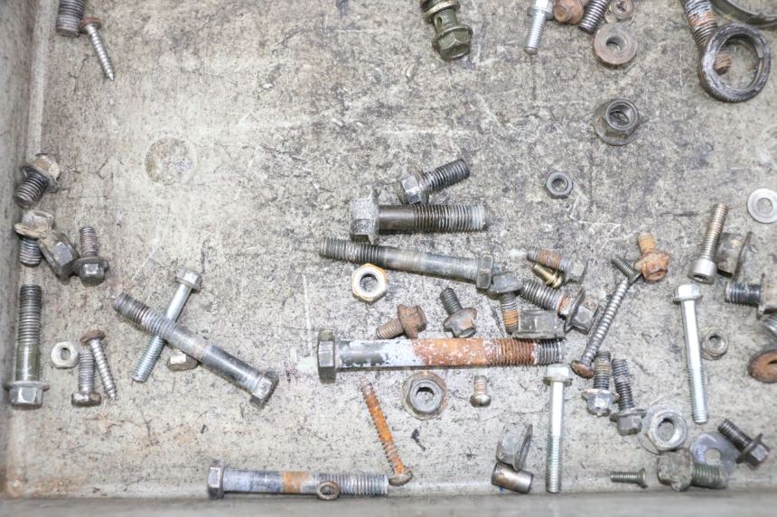 photo de ZAK SCHROEVEN EN BEVESTIGINGSMATERIAAL HYTRACK S 150 (2003 - 2011) - Zoom op gebruiksstaat