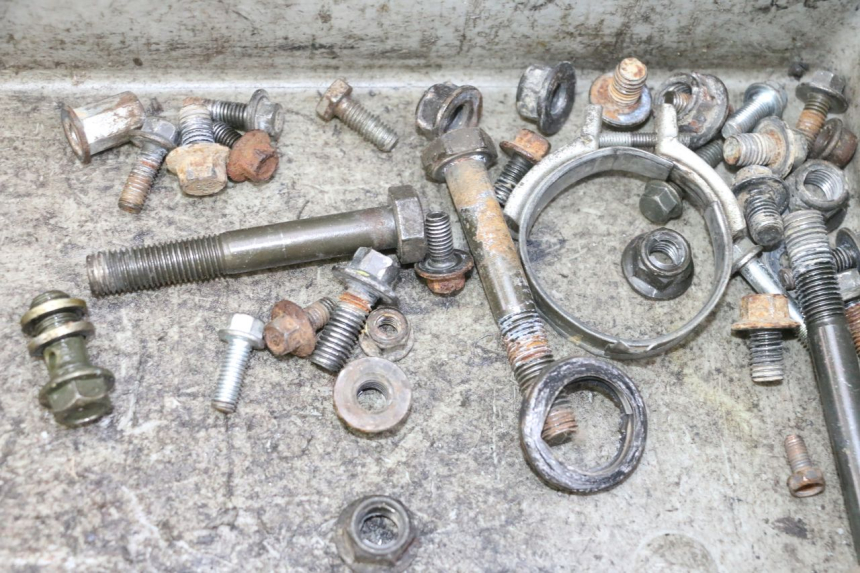 photo de ZAK SCHROEVEN EN BEVESTIGINGSMATERIAAL HYTRACK S 150 (2003 - 2011) - Technische close-up