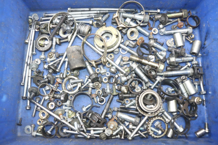 photo de ZAK SCHROEVEN EN BEVESTIGINGSMATERIAAL DAELIM S3 125 (2010 - 2017) - Hoofdaanzicht