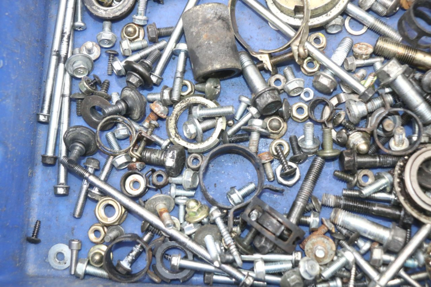 photo de ZAK SCHROEVEN EN BEVESTIGINGSMATERIAAL DAELIM S3 125 (2010 - 2017) - Andere kijkhoek