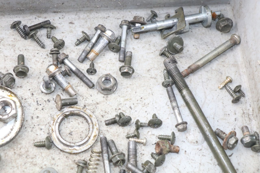 photo de ZAK SCHROEVEN EN BEVESTIGINGSMATERIAAL DAELIM S4 50 (2010 - 2015) - Zoom op gebruiksstaat