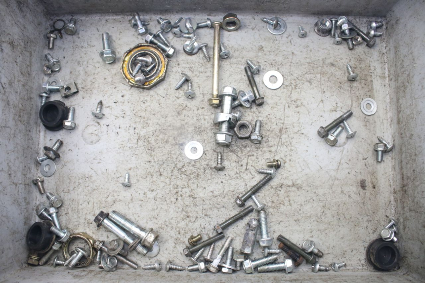 photo de ZAK SCHROEVEN EN BEVESTIGINGSMATERIAAL JM MOTORS SANTANA 50 (2014 - 2023) - Hoofdaanzicht