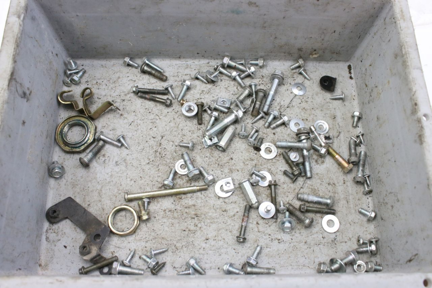 photo de ZAK SCHROEVEN EN BEVESTIGINGSMATERIAAL JM MOTORS SANTANA 50 (2014 - 2023) - Detail van het onderdeel