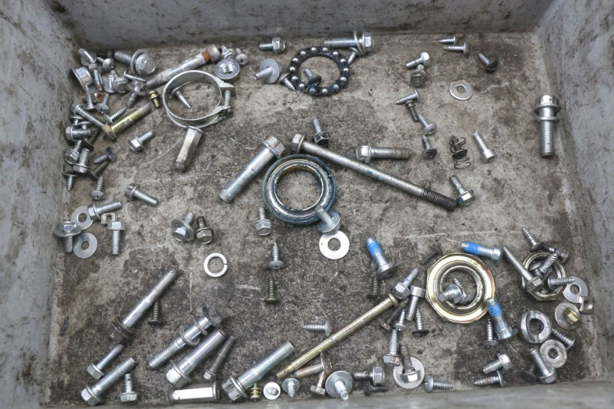 photo de ZAK SCHROEVEN EN BEVESTIGINGSMATERIAAL JM MOTORS SANTANA 50 (2014 - 2023) - Hoofdaanzicht