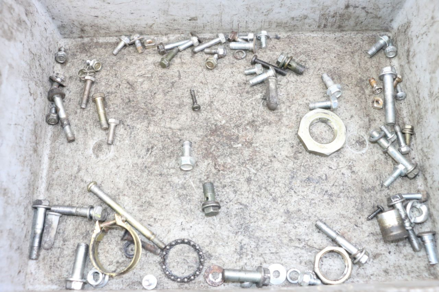 photo de ZAK SCHROEVEN EN BEVESTIGINGSMATERIAAL JM MOTORS SANTANA 50 (2014 - 2023) - Detail van het onderdeel