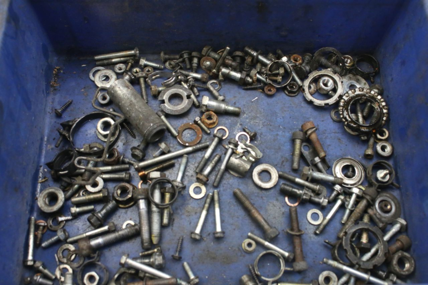 photo de ZAK SCHROEVEN EN BEVESTIGINGSMATERIAAL PEUGEOT SATELIS 125 (2010 - 2012) - Hoofdaanzicht