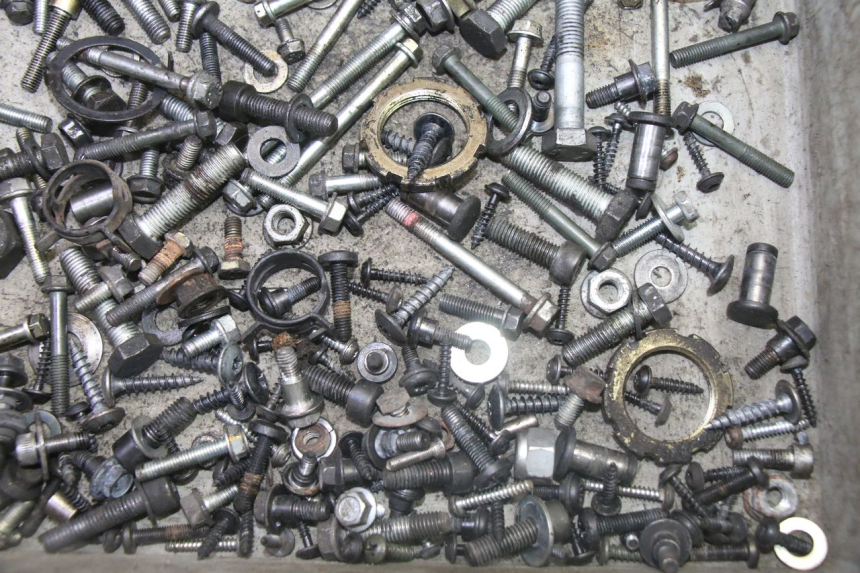 photo de ZAK SCHROEVEN EN BEVESTIGINGSMATERIAAL PEUGEOT SATELIS 125 (2013 - 2018) - Technische close-up