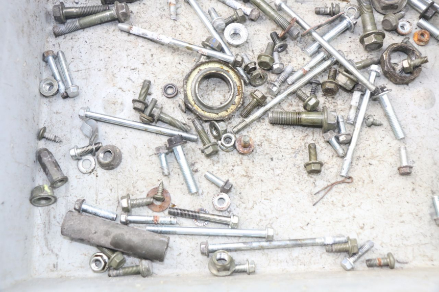 photo de ZAK SCHROEVEN EN BEVESTIGINGSMATERIAAL JM MOTORS SC 4T 50 (2012 - 2017) - Zoom op gebruiksstaat