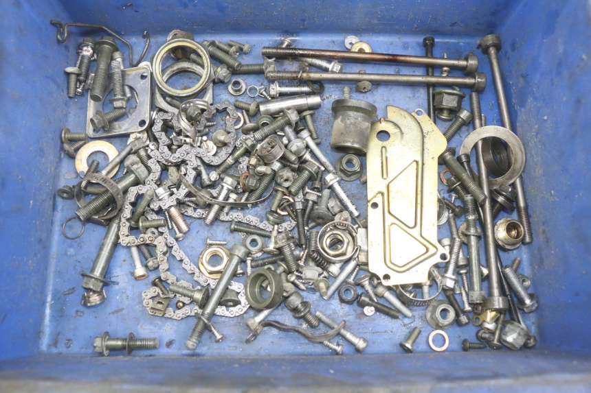 photo de ZAK SCHROEVEN EN BEVESTIGINGSMATERIAAL APRILIA SCARABEO LIGHT 125 (2007 - 2011) - Hoofdaanzicht