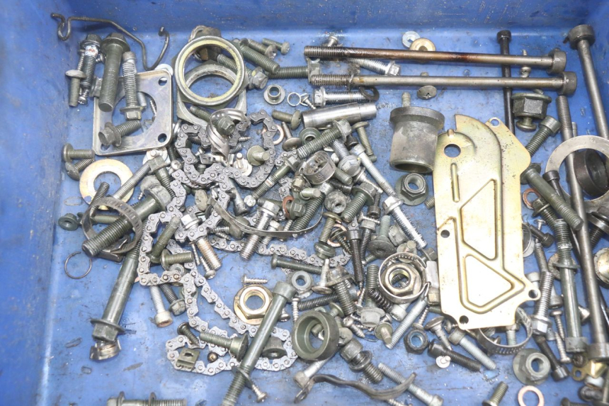 photo de ZAK SCHROEVEN EN BEVESTIGINGSMATERIAAL APRILIA SCARABEO LIGHT 125 (2007 - 2011) - Detail van het onderdeel