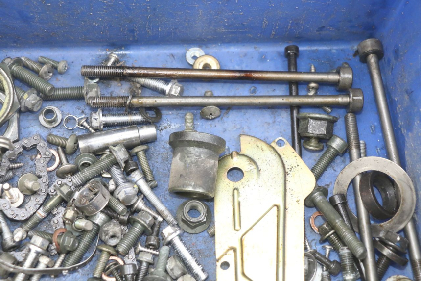 photo de ZAK SCHROEVEN EN BEVESTIGINGSMATERIAAL APRILIA SCARABEO LIGHT 125 (2007 - 2011) - Andere kijkhoek