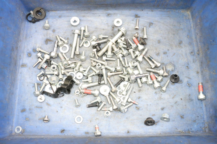 photo de ZAK SCHROEVEN EN BEVESTIGINGSMATERIAAL ROYAL ENFIELD SCRAM 411 (2022 - 2024) - Hoofdaanzicht