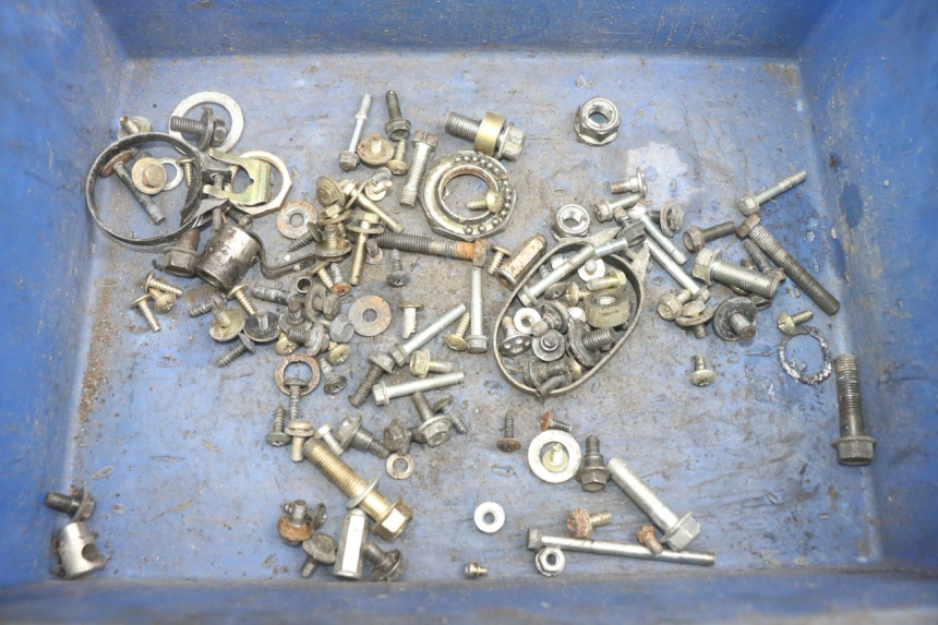 photo de ZAK SCHROEVEN EN BEVESTIGINGSMATERIAAL HONDA SCV LEAD 100 (2003 - 2007) - Hoofdaanzicht