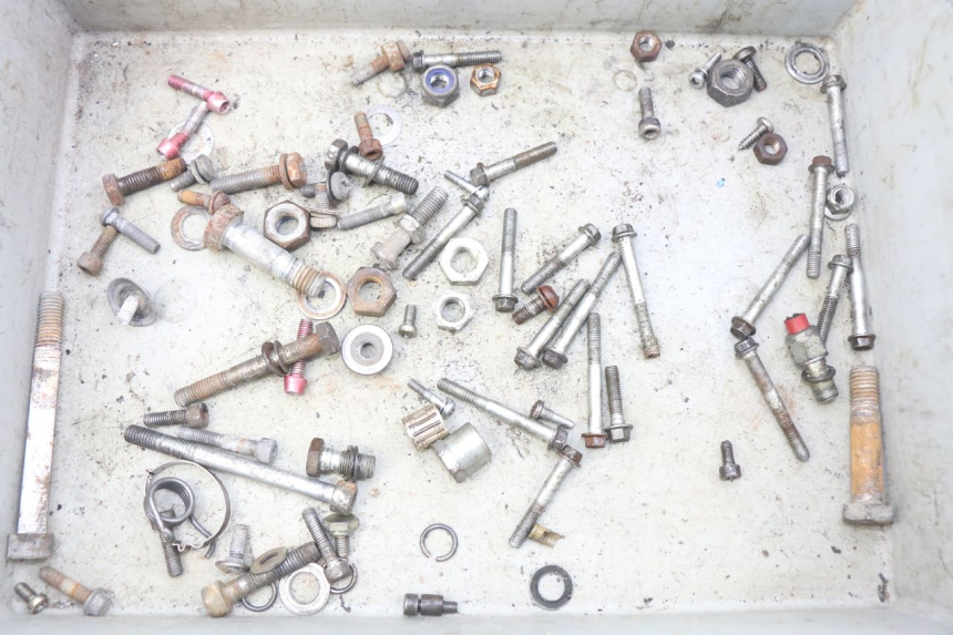 photo de ZAK SCHROEVEN EN BEVESTIGINGSMATERIAAL DERBI SENDA 50 (2003 - 2005) - Hoofdaanzicht