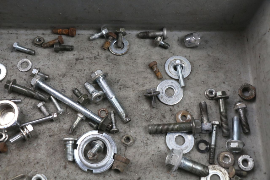 photo de ZAK SCHROEVEN EN BEVESTIGINGSMATERIAAL MASH SEVENTY FIVE 125 (2013 - 2021) - Andere kijkhoek