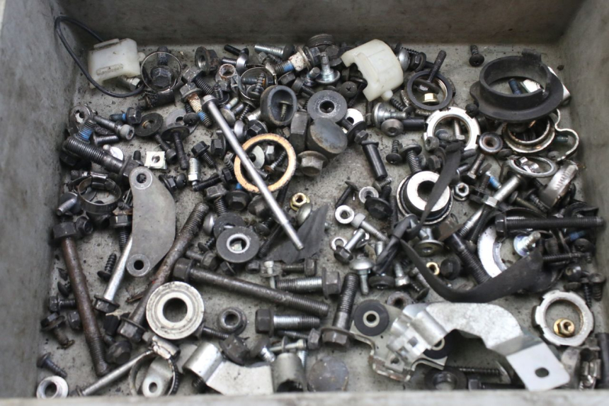 photo de ZAK SCHROEVEN EN BEVESTIGINGSMATERIAAL MBK SKYCRUISER 125 (2010 - 2013) - Hoofdaanzicht