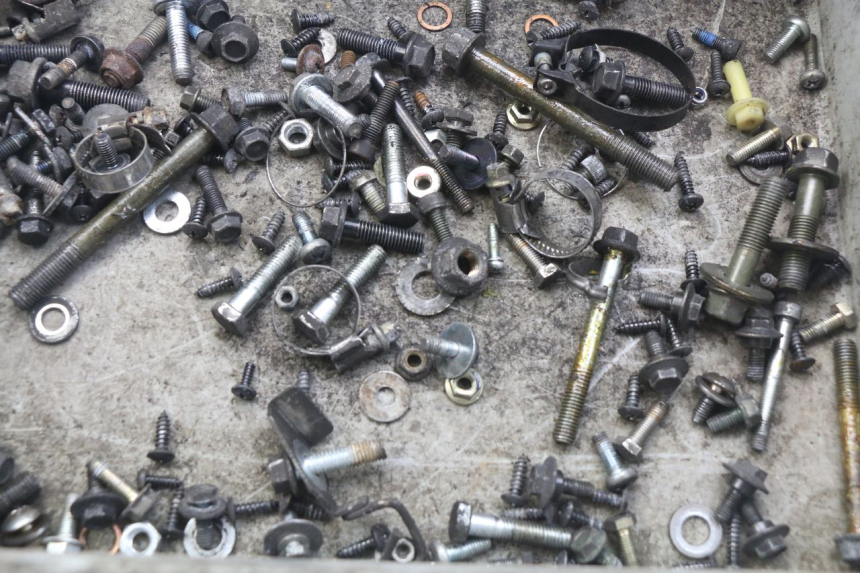 photo de ZAK SCHROEVEN EN BEVESTIGINGSMATERIAAL MBK SKYCRUISER 125 (2006 - 2009) - Hoofdaanzicht