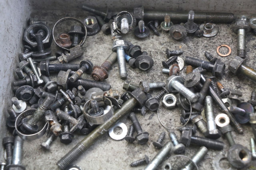 photo de ZAK SCHROEVEN EN BEVESTIGINGSMATERIAAL MBK SKYCRUISER 125 (2006 - 2009) - Detail van het onderdeel