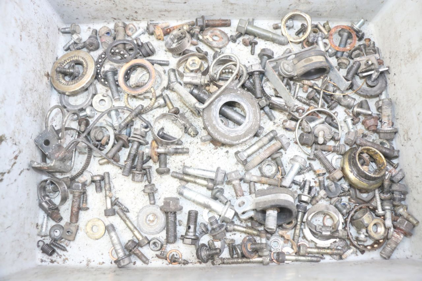 photo de ZAK SCHROEVEN EN BEVESTIGINGSMATERIAAL MBK SKYLINER 125 (1998 - 2001) - Hoofdaanzicht