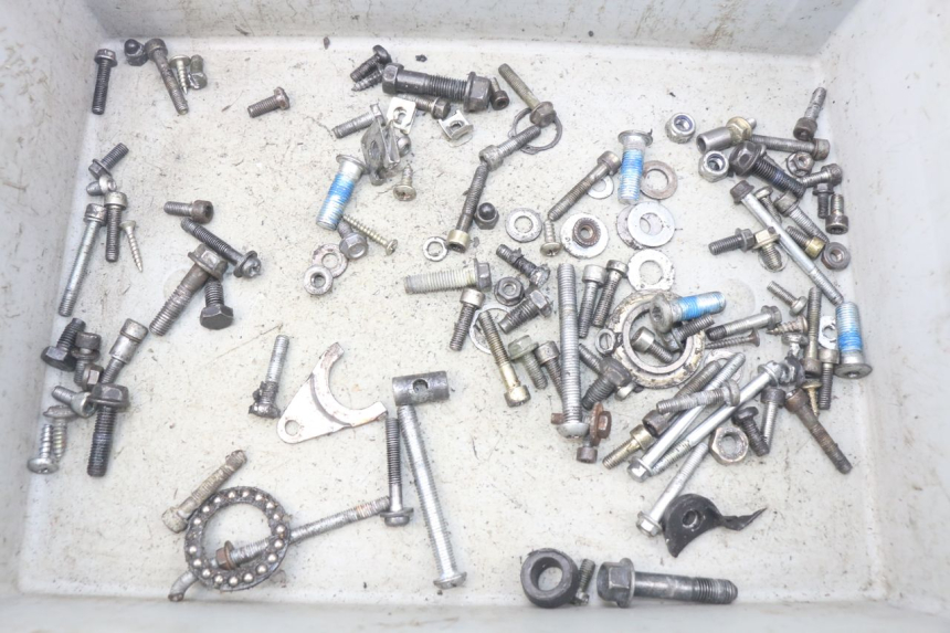 photo de ZAK SCHROEVEN EN BEVESTIGINGSMATERIAAL YAMAHA SLIDER NAKED 50 (2004 - 2018) - Hoofdaanzicht