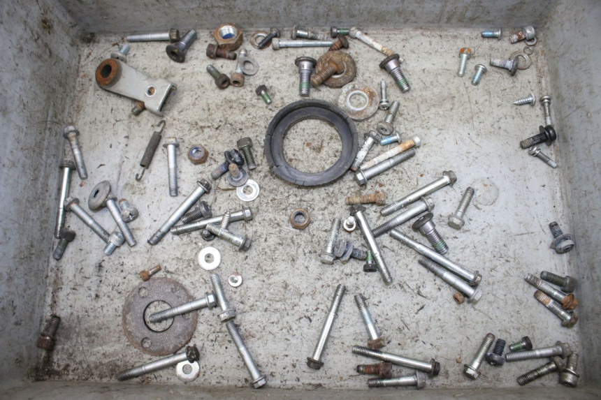 photo de ZAK SCHROEVEN EN BEVESTIGINGSMATERIAAL GILERA SMT SUPERMOTARD 50 (2009 - 2017) - Hoofdaanzicht