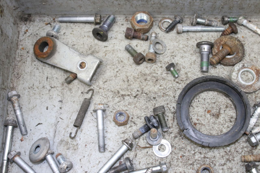 photo de ZAK SCHROEVEN EN BEVESTIGINGSMATERIAAL GILERA SMT SUPERMOTARD 50 (2009 - 2017) - Technische close-up