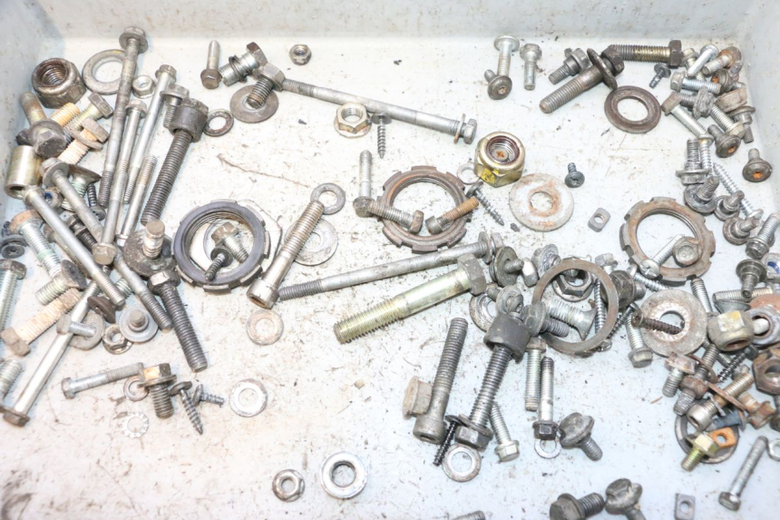 photo de ZAK SCHROEVEN EN BEVESTIGINGSMATERIAAL PEUGEOT SPEEDFIGHT 2 AC 50 (2000 - 2009) - Detail van het onderdeel