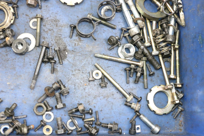 photo de ZAK SCHROEVEN EN BEVESTIGINGSMATERIAAL PEUGEOT SPEEDFIGHT 4 2T 50 (2015 - 2019) - Zoom op gebruiksstaat