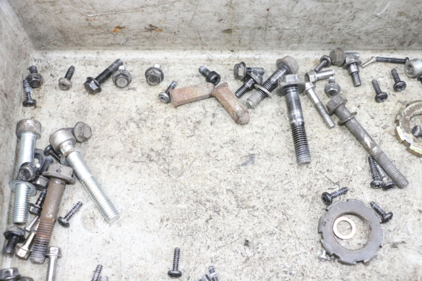 photo de ZAK SCHROEVEN EN BEVESTIGINGSMATERIAAL PEUGEOT SPEEDFIGHT 4 4T EFI 50 (2021 - 2025) - Zoom op gebruiksstaat