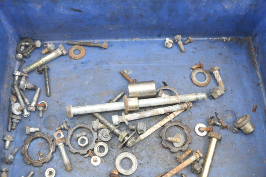 photo de ZAK SCHROEVEN EN BEVESTIGINGSMATERIAAL PEUGEOT SPEEDFIGHT LC 50 (1996 - 2002) - Detail van het onderdeel