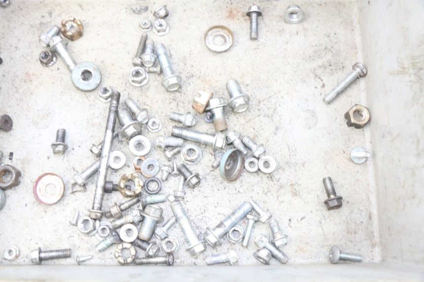 photo de ZAK SCHROEVEN EN BEVESTIGINGSMATERIAAL CHINESE QUAD SPEEDY DELUXE 125 - Detail van het onderdeel