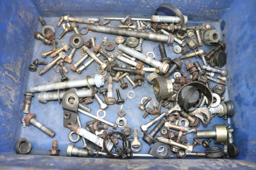 photo de ZAK SCHROEVEN EN BEVESTIGINGSMATERIAAL TRIUMPH SPRINT 900 (1995 - 1998) - Hoofdaanzicht