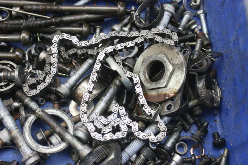 photo de ZAK SCHROEVEN EN BEVESTIGINGSMATERIAAL TRIUMPH SPRINT ST 955 (1999 - 2001) - Detail van het onderdeel