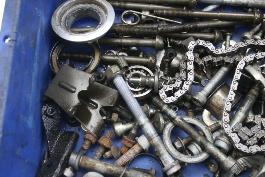 photo de ZAK SCHROEVEN EN BEVESTIGINGSMATERIAAL TRIUMPH SPRINT ST 955 (1999 - 2001) - Zoom op gebruiksstaat