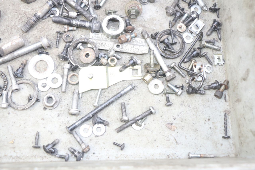 photo de ZAK SCHROEVEN EN BEVESTIGINGSMATERIAAL APRILIA SR 2T 50 (2012 - 2017) - Zoom op gebruiksstaat