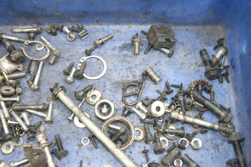 photo de ZAK SCHROEVEN EN BEVESTIGINGSMATERIAAL APRILIA SR 2T 50 (2012 - 2017) - Detail van het onderdeel