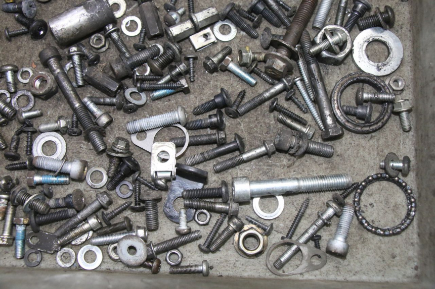 photo de ZAK SCHROEVEN EN BEVESTIGINGSMATERIAAL APRILIA SR 2T 50 (2018 - 2022) - Technische close-up