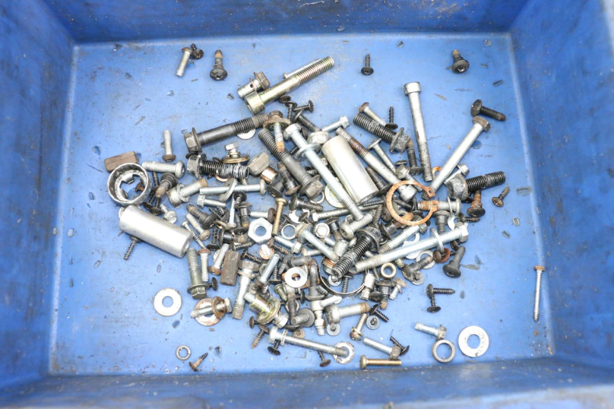 photo de ZAK SCHROEVEN EN BEVESTIGINGSMATERIAAL APRILIA SR MOTARD 50 (2012 - 2018) - Hoofdaanzicht