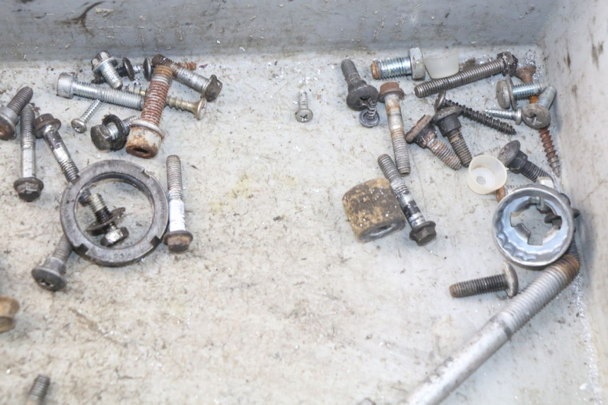 photo de ZAK SCHROEVEN EN BEVESTIGINGSMATERIAAL GILERA STALKER 50 (2004 - 2014) - Zoom op gebruiksstaat