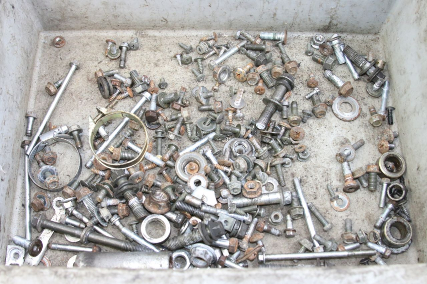 photo de ZAK SCHROEVEN EN BEVESTIGINGSMATERIAAL RAZZO STEED 125 (2012 - 2018) - Hoofdaanzicht