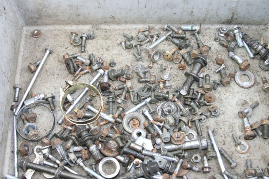 photo de ZAK SCHROEVEN EN BEVESTIGINGSMATERIAAL RAZZO STEED 125 (2012 - 2018) - Detail van het onderdeel