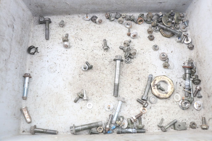 photo de ZAK SCHROEVEN EN BEVESTIGINGSMATERIAAL FYM STRADA 50 (2007 - 2014) - Hoofdaanzicht