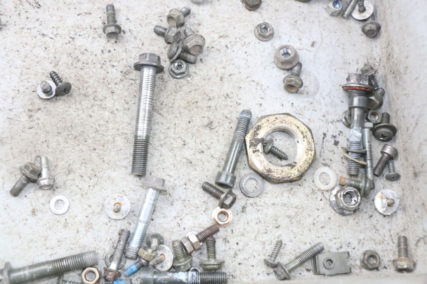 photo de ZAK SCHROEVEN EN BEVESTIGINGSMATERIAAL FYM STRADA 50 (2007 - 2014) - Zoom op gebruiksstaat