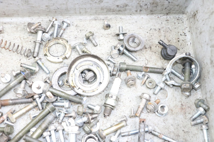 photo de ZAK SCHROEVEN EN BEVESTIGINGSMATERIAAL VASTRO STREET X 4T 50 (2016 - 2021) - Andere kijkhoek