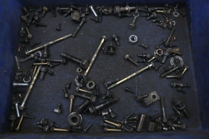 photo de ZAK SCHROEVEN EN BEVESTIGINGSMATERIAAL PEUGEOT STREETZONE 2T 50 (2014 - 2019) - Hoofdaanzicht