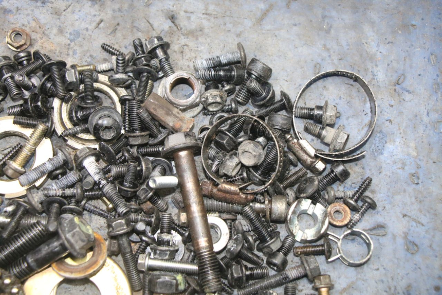 photo de ZAK SCHROEVEN EN BEVESTIGINGSMATERIAAL PEUGEOT STREETZONE I 2T 50 (2018 - 2020) - Zoom op gebruiksstaat